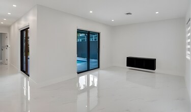 7881 Hope St in Hollywood, FL - Foto de edificio - Building Photo