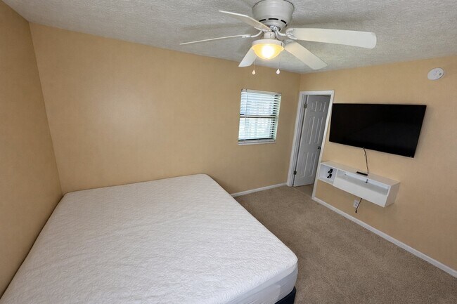 8229 Frost St N in Jacksonville, FL - Building Photo - Building Photo