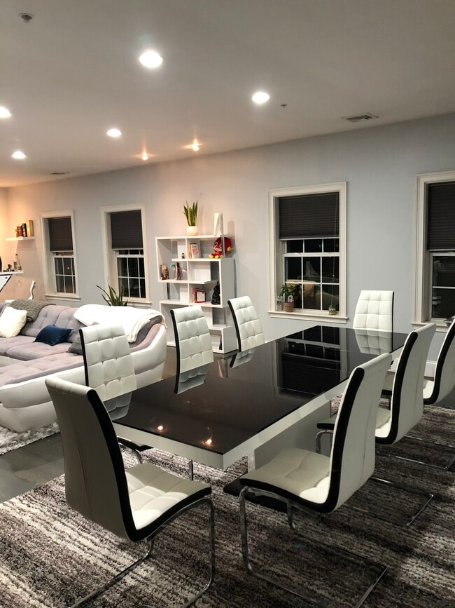 87 Franklin St, Unit Unit 402 in Quincy, MA - Building Photo - Building Photo