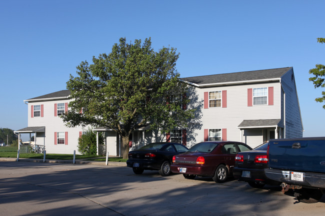 Lynnwood Apartments in Woodburn, IN - Building Photo - Building Photo