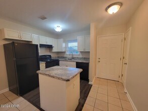 5820 Hickory St in Panama City, FL - Building Photo - Building Photo