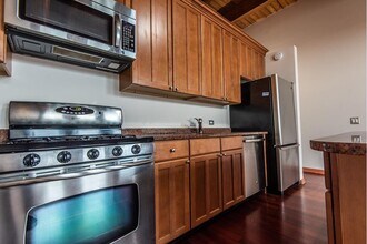 1122 W Newport Ave, Unit 3B in Chicago, IL - Building Photo - Building Photo