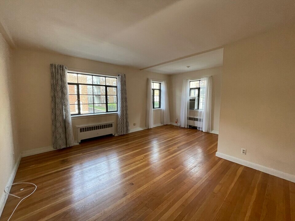79 Sutherland Rd in Boston, MA - Building Photo