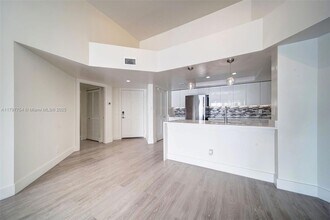 3605 NE 207th St, Unit 4310 in Miami, FL - Building Photo - Building Photo