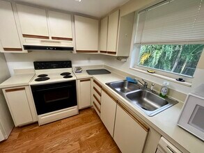 658 NE 6th Ct in Boynton Beach, FL - Building Photo - Building Photo