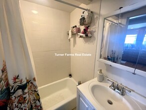 41 Sewall St, Unit 3 in Somerville, MA - Building Photo - Building Photo