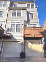 8183 Skelton Cir in Falls Church, VA - Building Photo