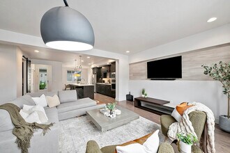 3714 E Parkcenter Blvd in Boise, ID - Building Photo - Building Photo