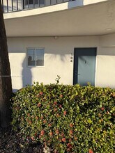 400 Waterway Dr S in Lantana, FL - Building Photo - Building Photo
