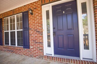 8 Moore Dr in Pinehurst, NC - Building Photo - Building Photo