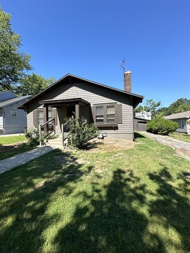 property at 807 N Orchard St