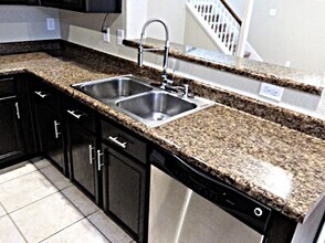 12139 Karnes Way in San Antonio, TX - Building Photo - Building Photo