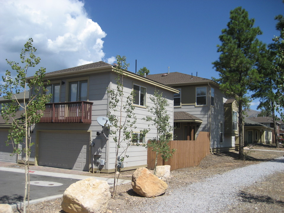 1448 E MacKenzie Dr in Flagstaff, AZ - Building Photo