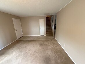 814 Arrowhead Trail in Henderson, NV - Building Photo - Building Photo