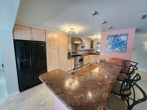 613 Yupon Ave in New Smyrna Beach, FL - Building Photo - Building Photo