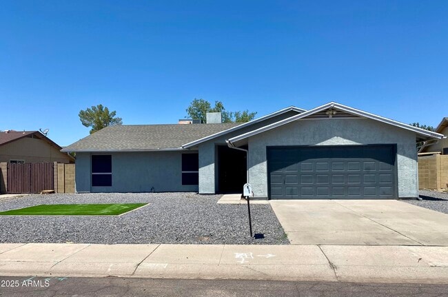 property at 5802 W Campo Bello Dr
