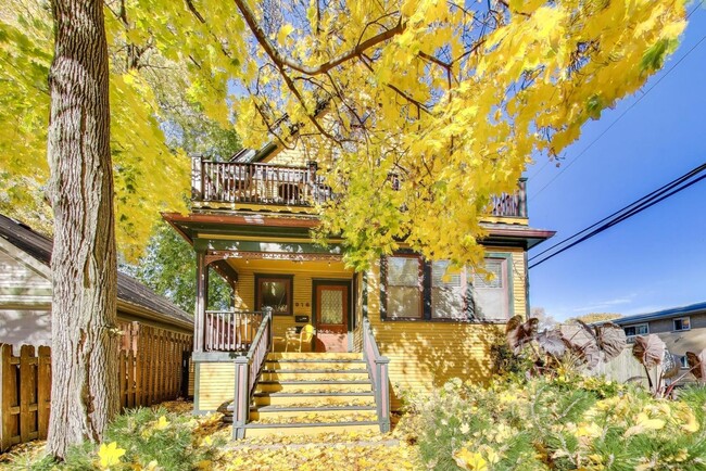 916 Pleasant St in Oak Park, IL - Building Photo - Building Photo