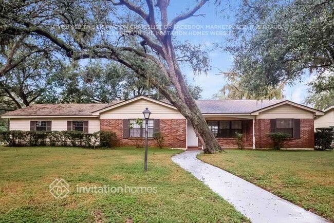 property at 506 E Hilda Dr
