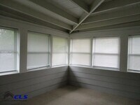 503 Hulman St photo'