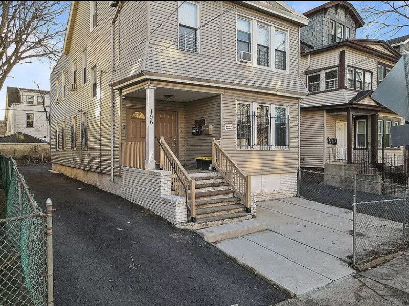 196 Shephard Ave in Newark, NJ - Building Photo
