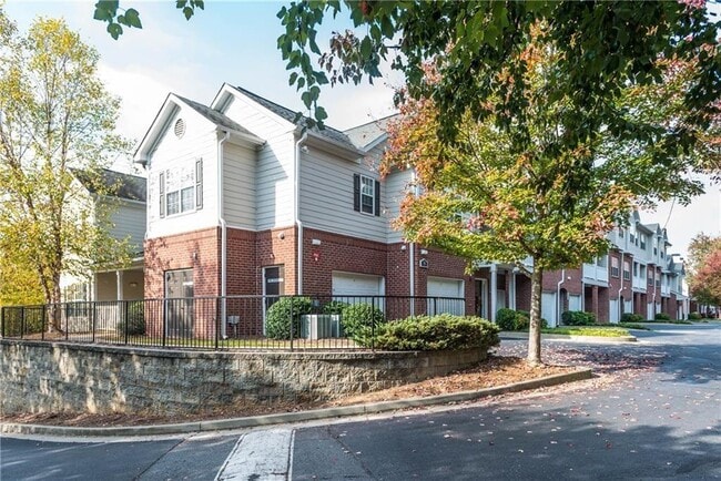 8102 Woodland Ln in Alpharetta, GA - Building Photo - Building Photo