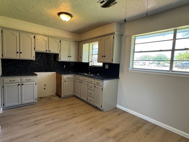 5507 Briarwood Dr NW in Lawton, OK - Building Photo - Building Photo