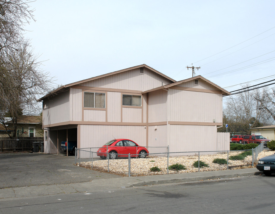 827-831 West Ave in Santa Rosa, CA - Building Photo