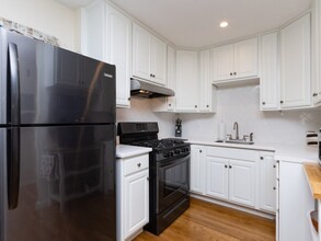 135 Granite Ave-Unit -36 in Boston, MA - Foto de edificio - Building Photo