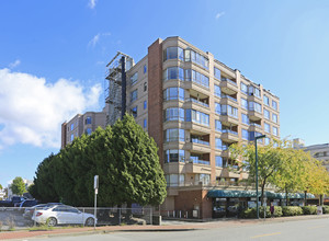 Pacific Terrace in White Rock, BC - Building Photo - Building Photo