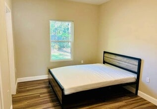 1108 E Stadium Dr in Eden, NC - Building Photo - Building Photo