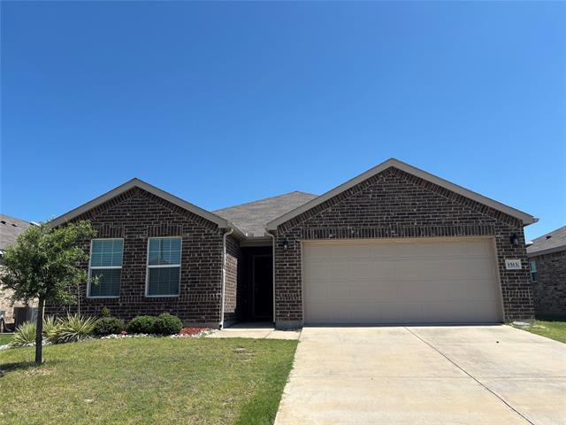 1513 Waggoner Dr in Cross Roads, TX - Foto de edificio