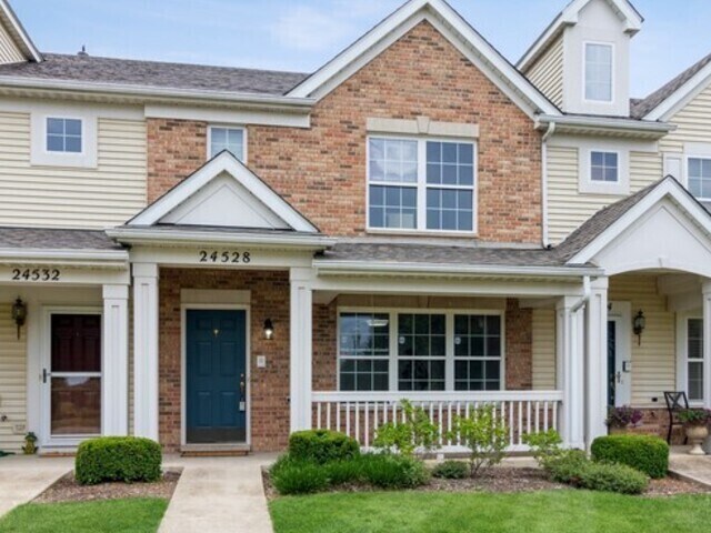 24528 John Adams Dr in Plainfield, IL - Building Photo