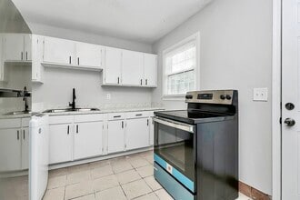 Thompson Place Apartments in Charlotte, NC - Building Photo - Building Photo