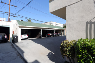 423 S Cloverdale Ave in Los Angeles, CA - Building Photo - Building Photo