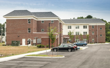 Tranquility at the Lake in Virginia Beach, VA - Foto de edificio - Building Photo