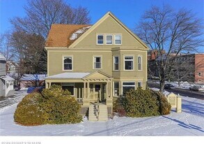 257 Deering Ave in Portland, ME - Building Photo