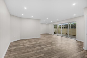 44 Cocoanut Row in Palm Beach, FL - Building Photo - Building Photo