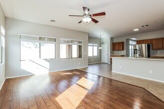 14436 N 162nd Ln in Surprise, AZ - Foto de edificio - Building Photo