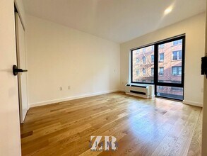 25 E 19th St in Brooklyn, NY - Building Photo - Building Photo