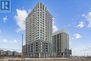 3079 Trafalgar Rd in Oakville, ON - Building Photo