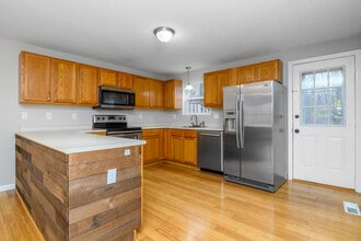 3 Periwinkle Ln in Glastonbury, CT - Building Photo - Building Photo