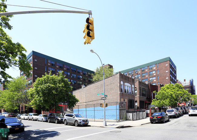 Twin Parks in Bronx, NY - Building Photo - Building Photo