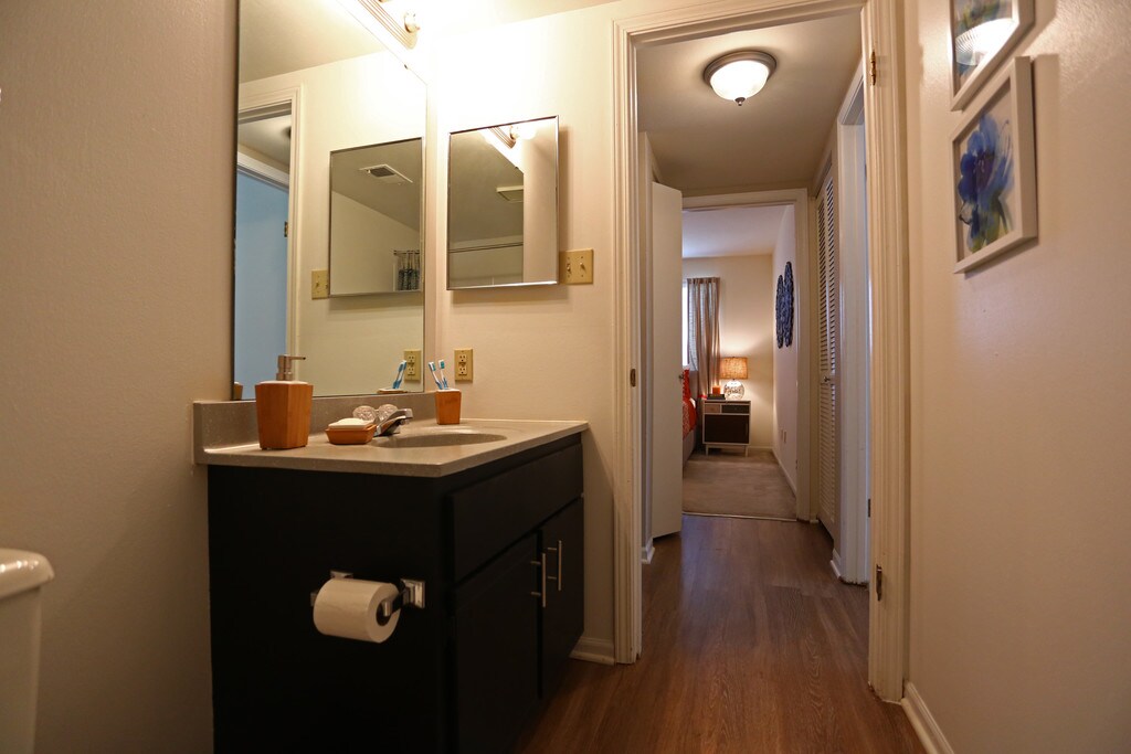 Highgrove at Big Bend Apartments in Manchester, MO