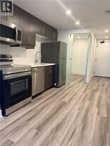 575 Conklin Rd in Brantford, ON - Building Photo