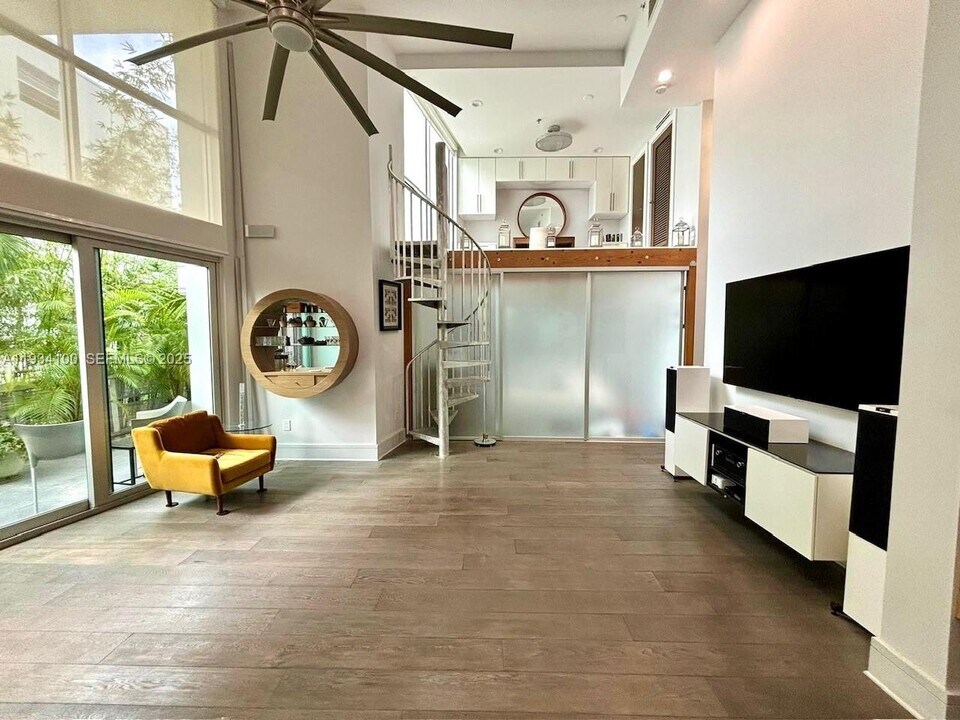 221 Jefferson Ave, Unit 4 in Miami Beach, FL - Foto de edificio