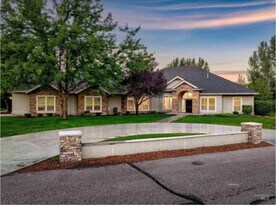 103 S Alder Ln in Eagle, ID - Building Photo