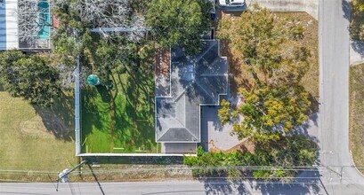 2302 S Thixton Ct in Tampa, FL - Building Photo - Building Photo