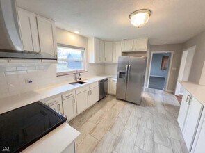 10209 Broadway St in Indianapolis, IN - Building Photo - Building Photo