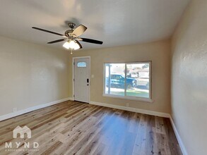 1852 Grand Ave in Sacramento, CA - Foto de edificio - Building Photo