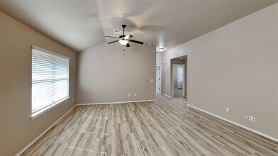 2428 NW 198th St in Edmond, OK - Foto de edificio - Building Photo